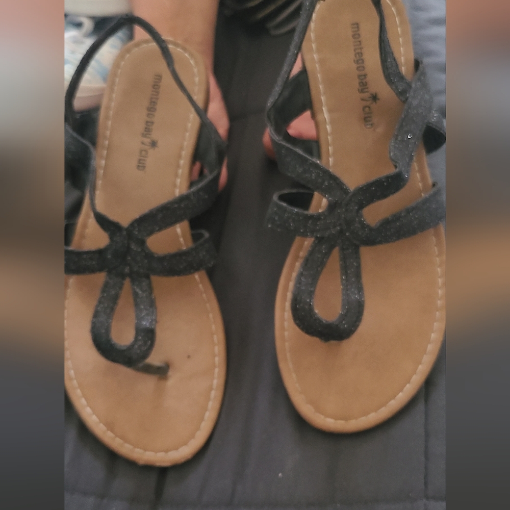 Cute sandals size 8